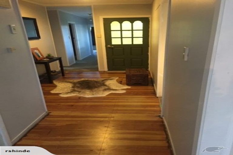 Photo of property in 4 Kaurilands Road, Titirangi, Auckland, 0604