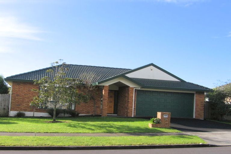 Photo of property in 31 Newinn Crescent, East Tamaki Heights, Auckland, 2016