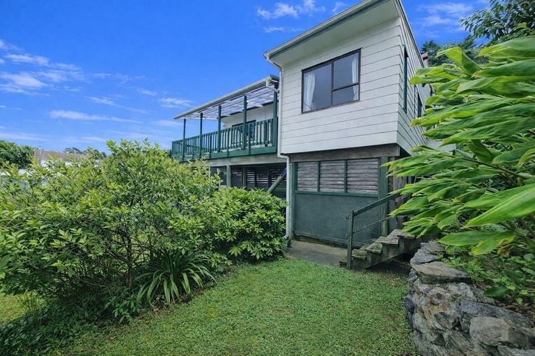 Photo of property in 1/13 Target Road, Totara Vale, Auckland, 0629