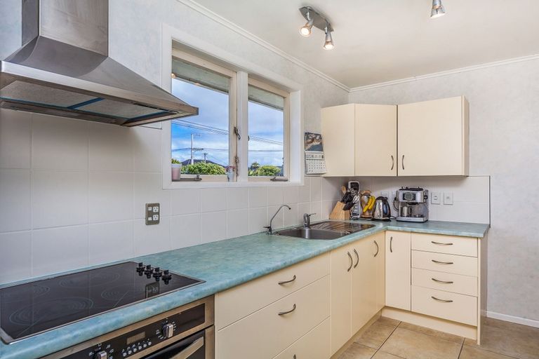 Photo of property in 29 Strid Road, Te Atatu South, Auckland, 0610