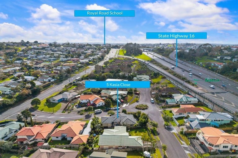 Photo of property in 5 Kasia Close, Massey, Auckland, 0614