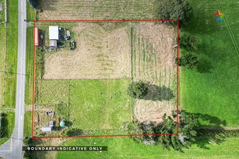 Photo of property in 72 Kirkoswald Street, Wallacetown, 9816