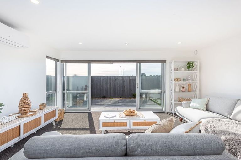 Photo of property in 7 Kakapo Lane, Redwood, Christchurch, 8051
