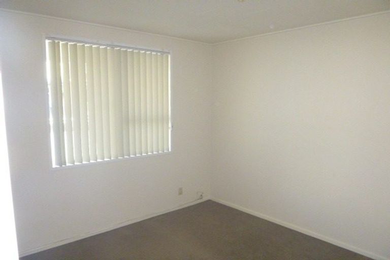 Photo of property in 19 Duchess Place, Maupuia, Wellington, 6022