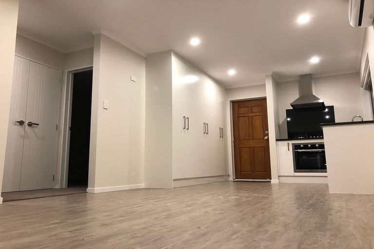 Photo of property in 28 Pooley Street, Pakuranga Heights, Auckland, 2010