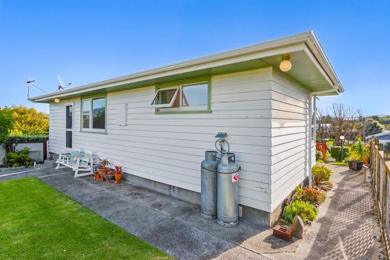 Photo of property in 52 Kiwi Road, Raumati Beach, Paraparaumu, 5032
