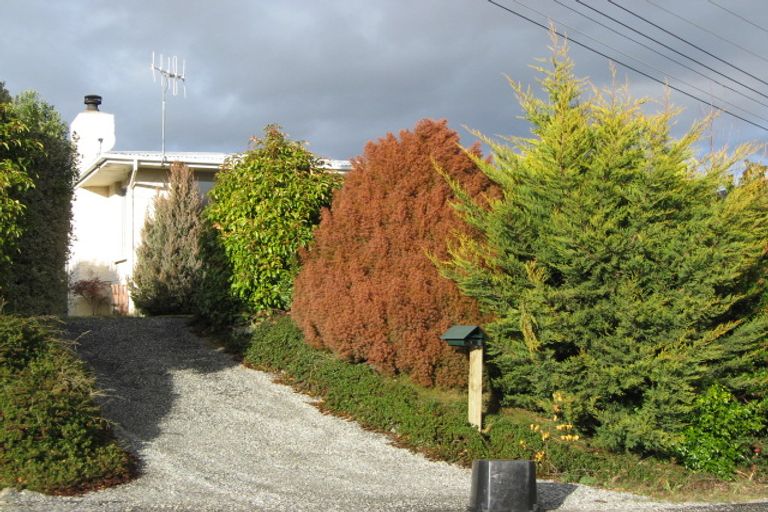 Photo of property in 1 Manuka Crescent, Wanaka, 9305