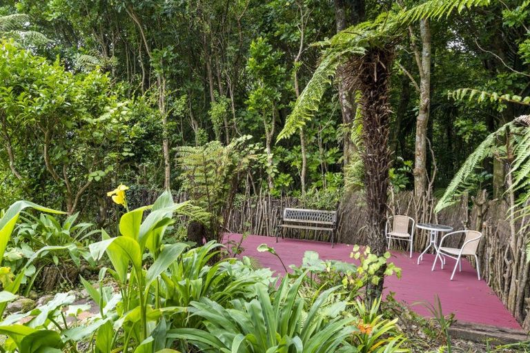 Photo of property in 15b Kakariki Grove, Waikanae, 5036