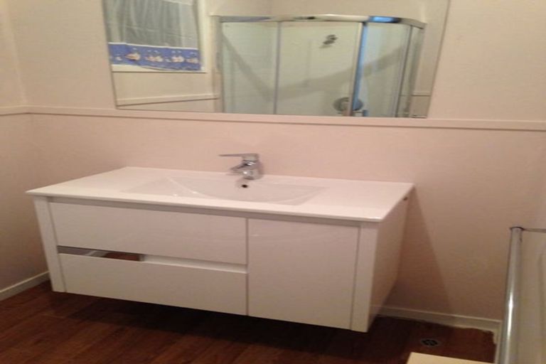 Photo of property in 1/26 Bayview Road, Bayview, Auckland, 0629