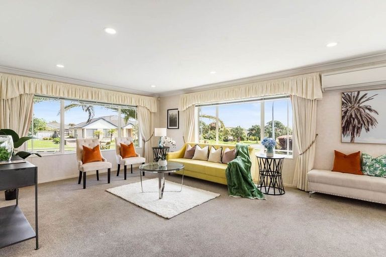 Photo of property in 93 Westerham Drive, Dannemora, Auckland, 2016