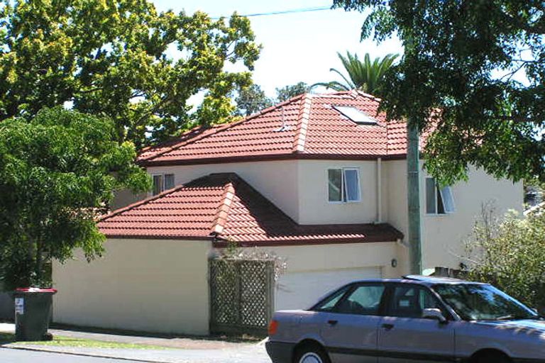 Photo of property in 4/19 Rodney Road, Northcote Point, Auckland, 0627