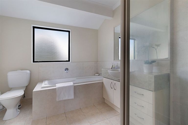 Photo of property in 52b Rimu Street, New Lynn, Auckland, 0600