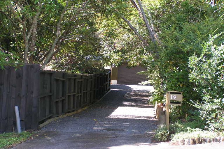 Photo of property in 19 Odin Place, Beach Haven, Auckland, 0626