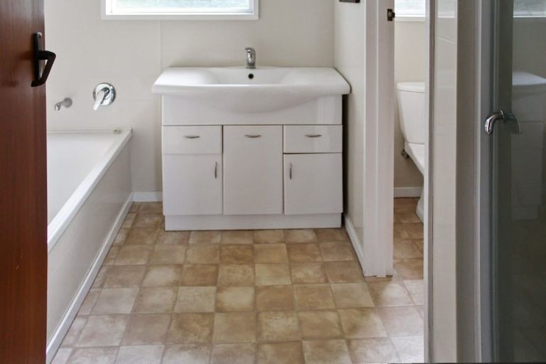 Photo of property in 1 Clyde Crescent, Roslyn, Palmerston North, 4414