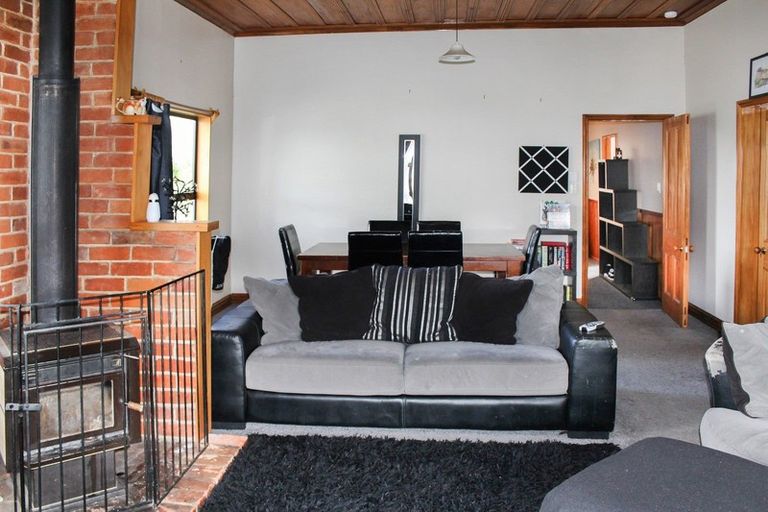 Photo of property in 2 Otanga Street, Dannevirke, 4930