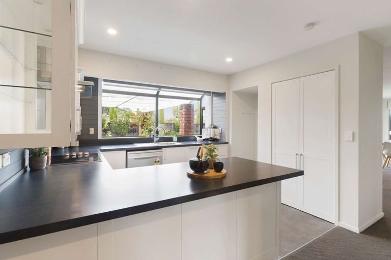 Photo of property in 52 Vagues Road, Northcote, Christchurch, 8052