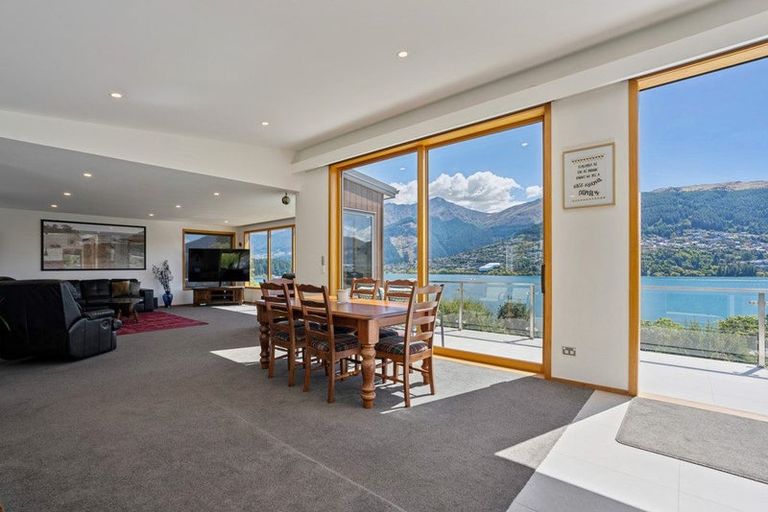 Photo of property in 560 Peninsula Road, Kelvin Heights, Queenstown, 9300