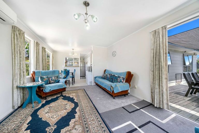 Photo of property in 10 Glucina Place, Glen Eden, Auckland, 0602