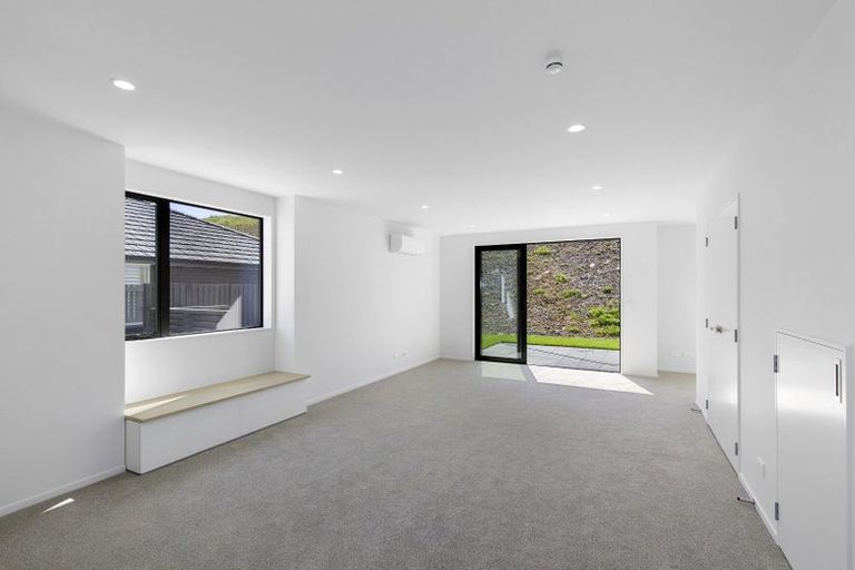 Photo of property in 29 Turtleback Avenue, Whitby, 5024