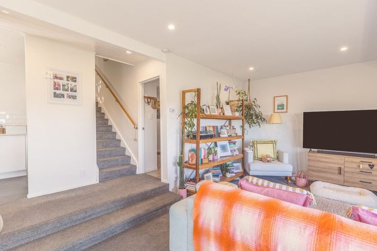 Photo of property in 1/8 Hobday Lane, Mount Pleasant, Christchurch, 8081