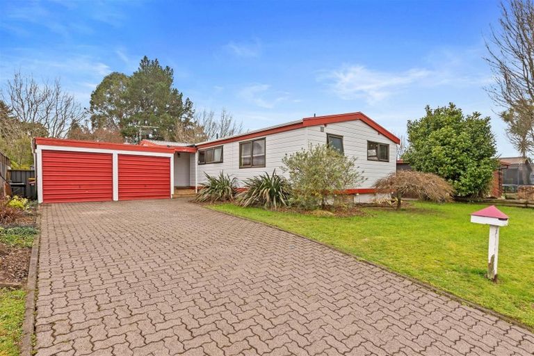 Photo of property in 40 Icarus Place, Sunnybrook, Rotorua, 3015