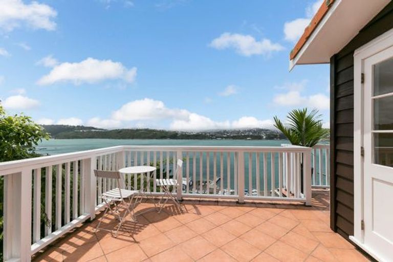 Photo of property in 61 Overtoun Terrace, Hataitai, Wellington, 6021