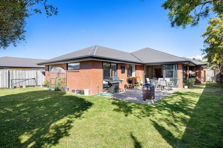 Photo of property in 16 Waimarie Street, Pegasus, 7612