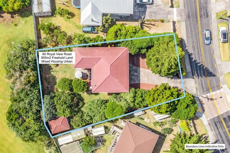 Photo of property in 60 Royal View Road, Te Atatu South, Auckland, 0610