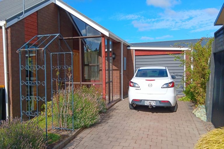 Photo of property in 4 Aztec Place, Redwood, Christchurch, 8051