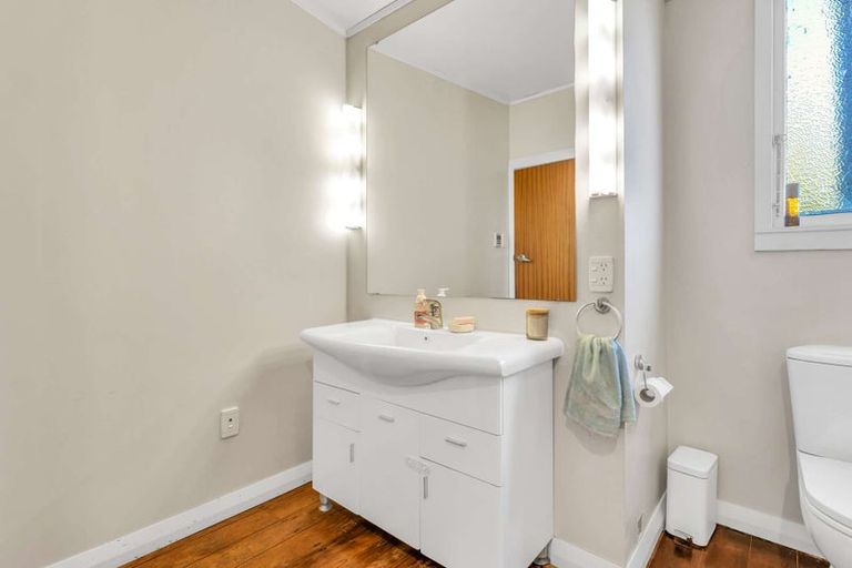 Photo of property in 57 Carlton Avenue, Gonville, Whanganui, 4501