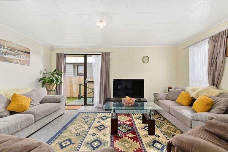 Photo of property in 3/35 Waterview Road West, Takanini, 2112