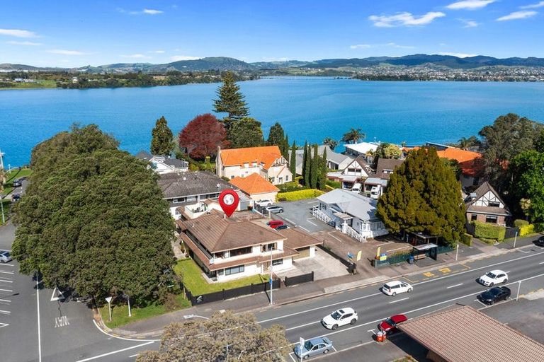 Photo of property in 182 Devonport Road, Tauranga, 3110