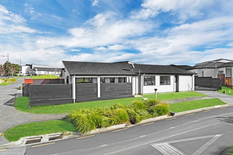Photo of property in 2 Tidal View Road, Karaka, Papakura, 2113