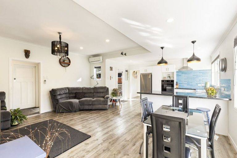 Photo of property in 56 Maire Street, Inglewood, 4330