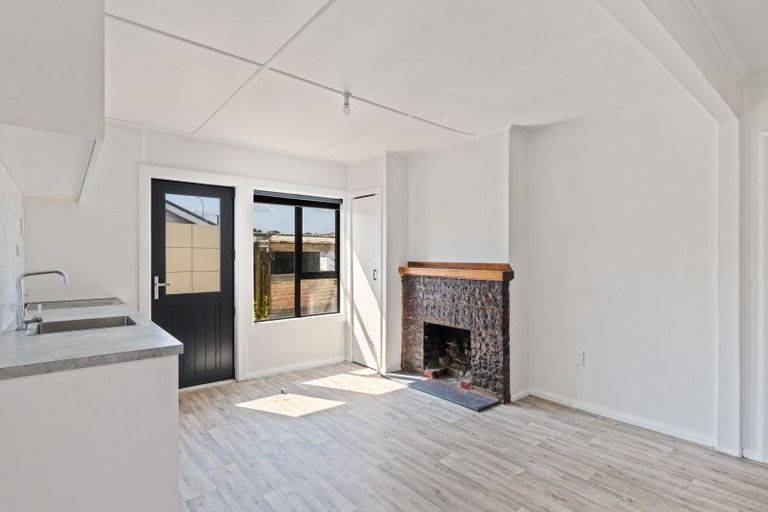 Photo of property in 168 Tukapa Street, Westown, New Plymouth, 4310