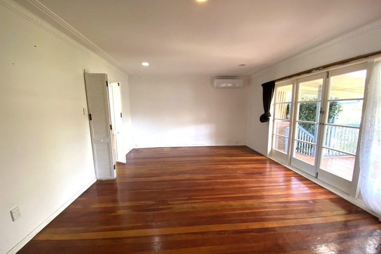 Photo of property in 10 Ribblesdale Road, Henderson, Auckland, 0612