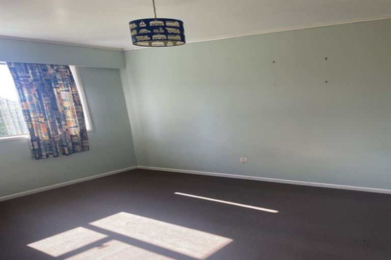 Photo of property in 19 Ellesmere Crescent, Pakuranga Heights, Auckland, 2010