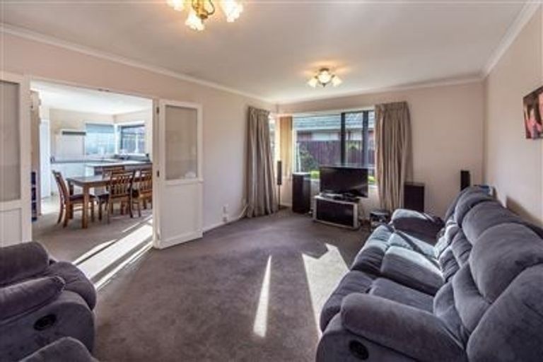 Photo of property in 5 Murfitt Place, Sockburn, Christchurch, 8042