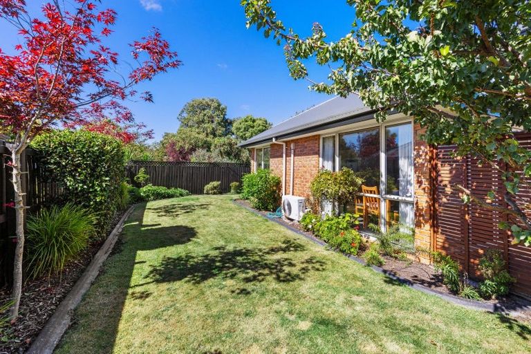Photo of property in 5 Rosefield Lane, Northcote, Christchurch, 8052