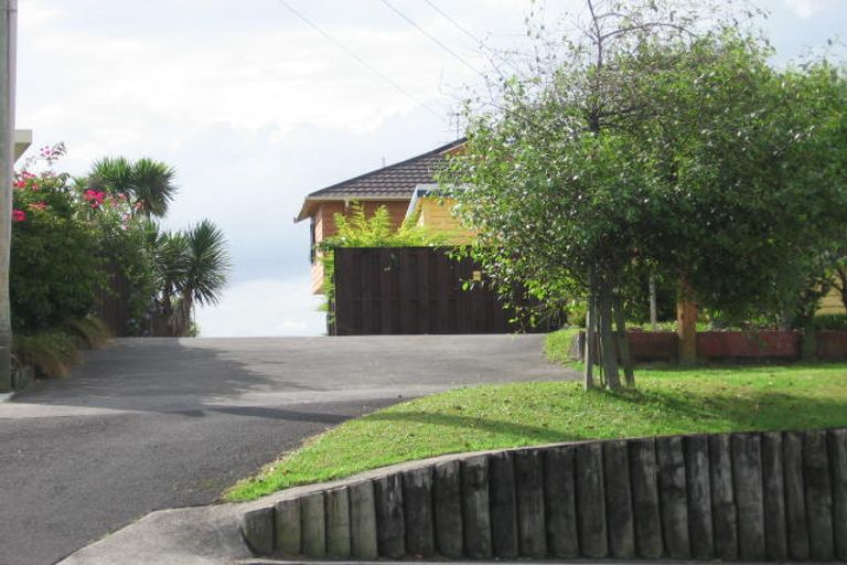 Photo of property in 2/89 Glengarry Road, Glen Eden, Auckland, 0602