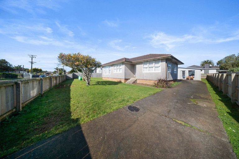 Photo of property in 22 Lyncroft Street, Mangere East, Auckland, 2024