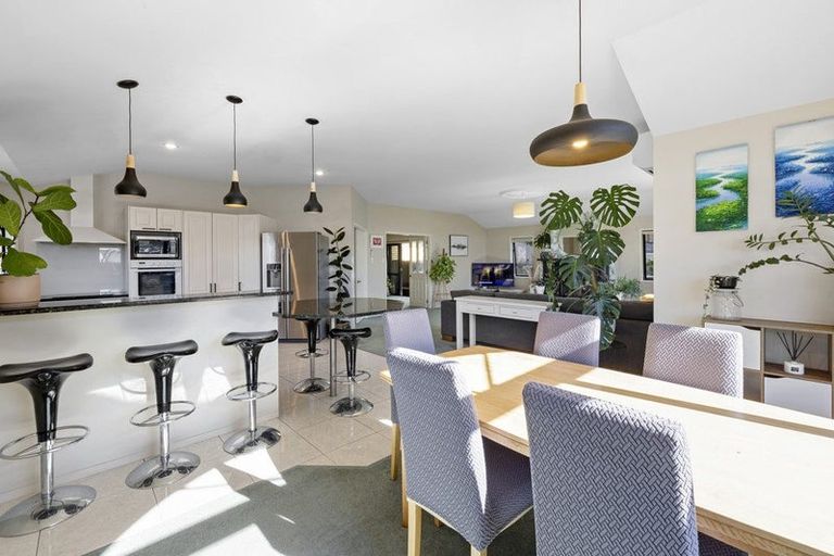 Photo of property in 4 Willow Place, Whalers Gate, New Plymouth, 4310