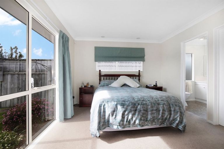 Photo of property in 53 Joseph Banks Drive, Whitby, Porirua, 5024