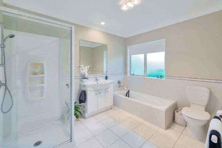 Photo of property in 259 Kaipara Road, Papakura, 2582