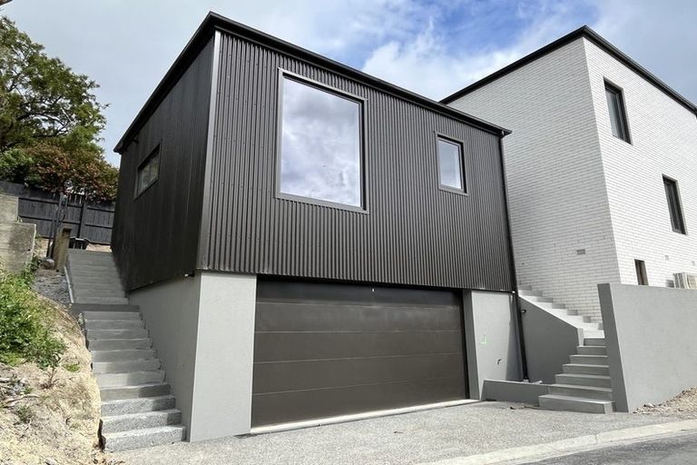 Photo of property in 1 Tanera Crescent, Brooklyn, Wellington, 6021