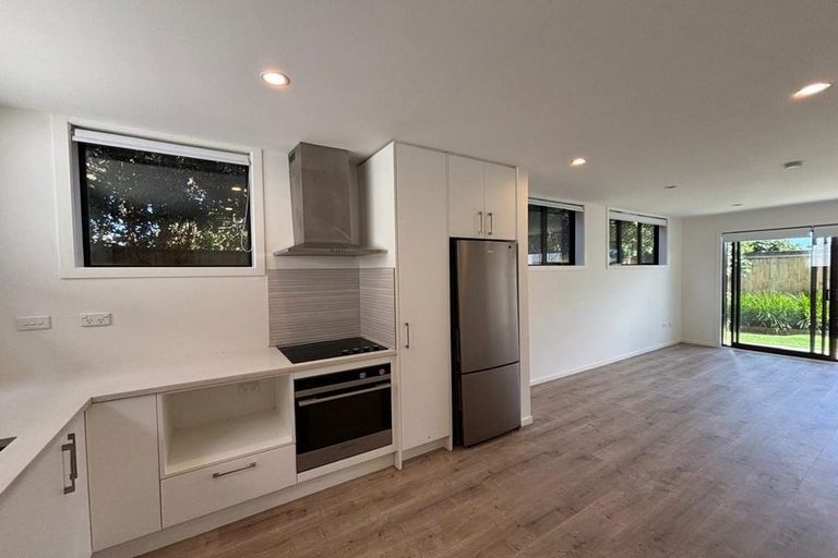 Photo of property in 12/12 Tawa Road, Te Atatu Peninsula, Auckland, 0610