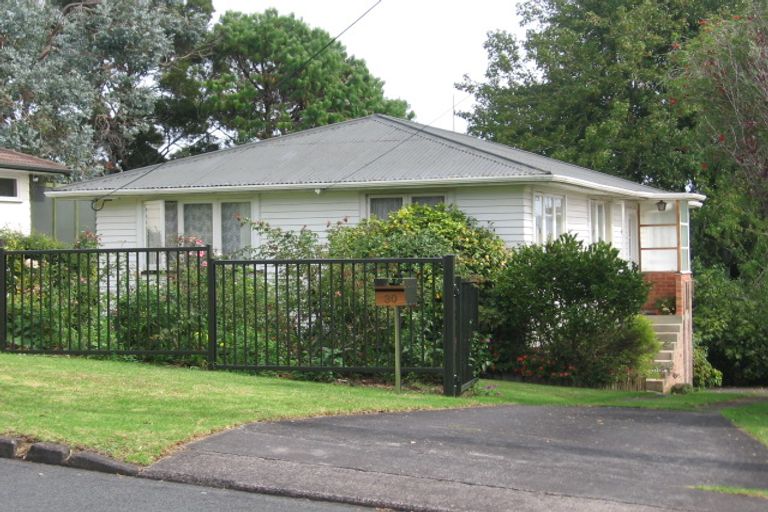 Photo of property in 30 Highland Avenue, Titirangi, Auckland, 0604