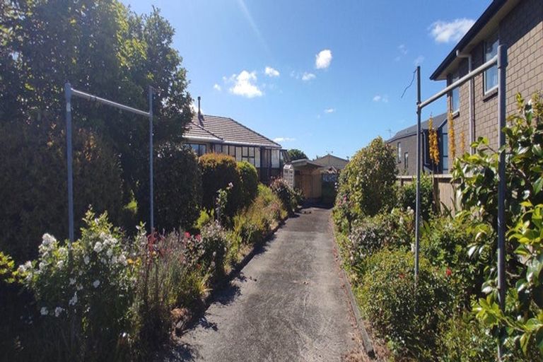 Photo of property in 10 Beaufield Lane, Te Atatu Peninsula, Auckland, 0610