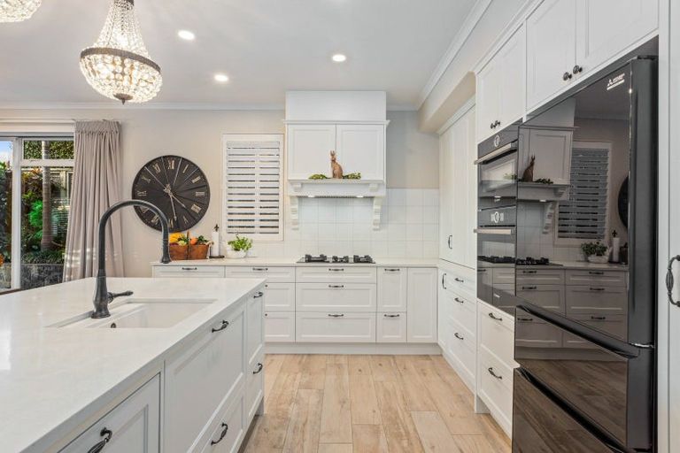 Photo of property in 54 Pohutukawa Avenue, Red Beach, 0932