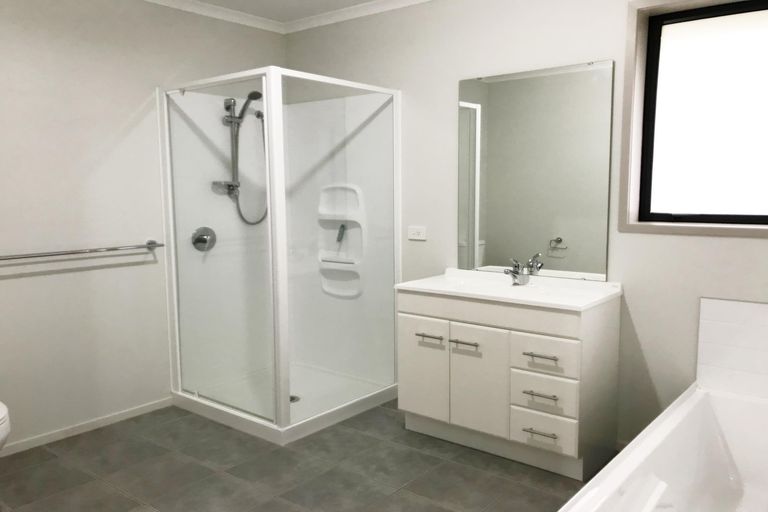 Photo of property in 19 Moira Drive, Tuakau, 2121